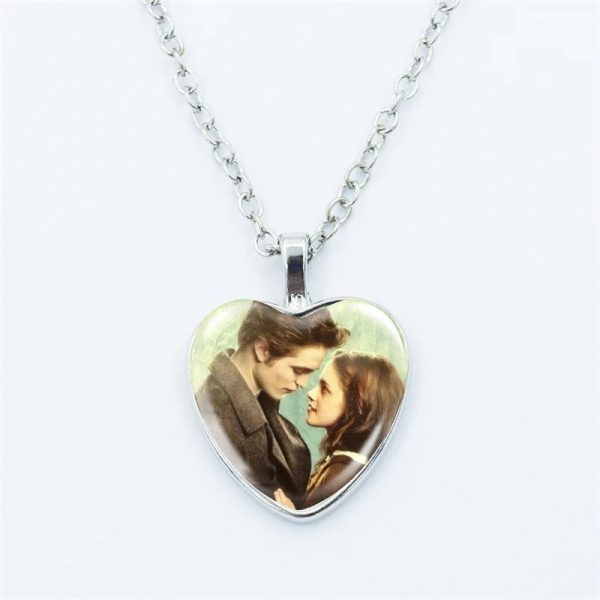 Twilight movie vampire necklace with glass heart pendant featuring Bella and Edward
