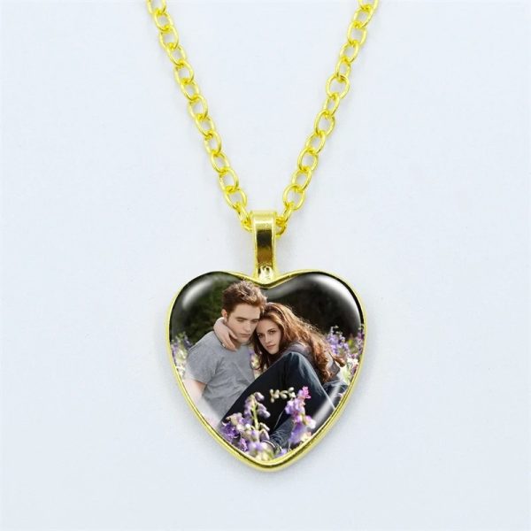 Twilight movie vampire necklace with glass heart pendant featuring Bella and Edward
