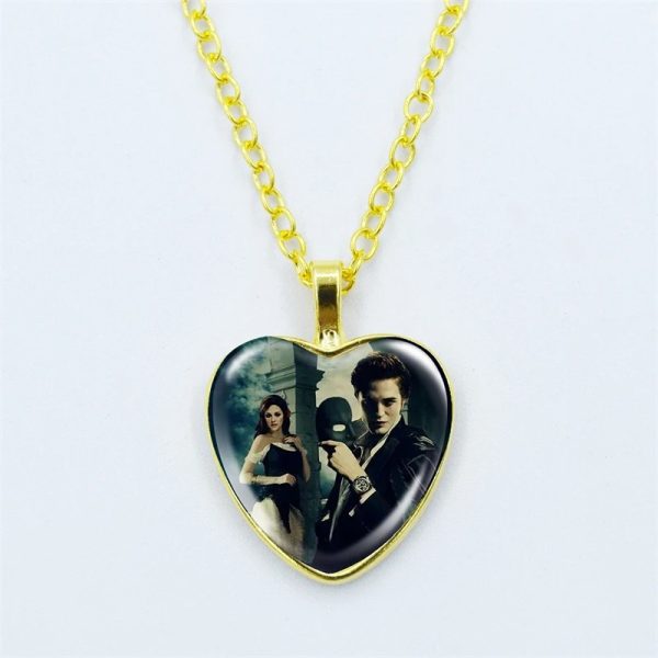 Twilight movie vampire necklace with glass heart pendant featuring Bella and Edward