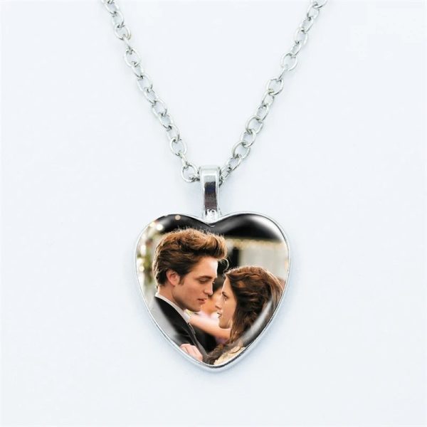 Twilight movie vampire necklace with glass heart pendant featuring Bella and Edward
